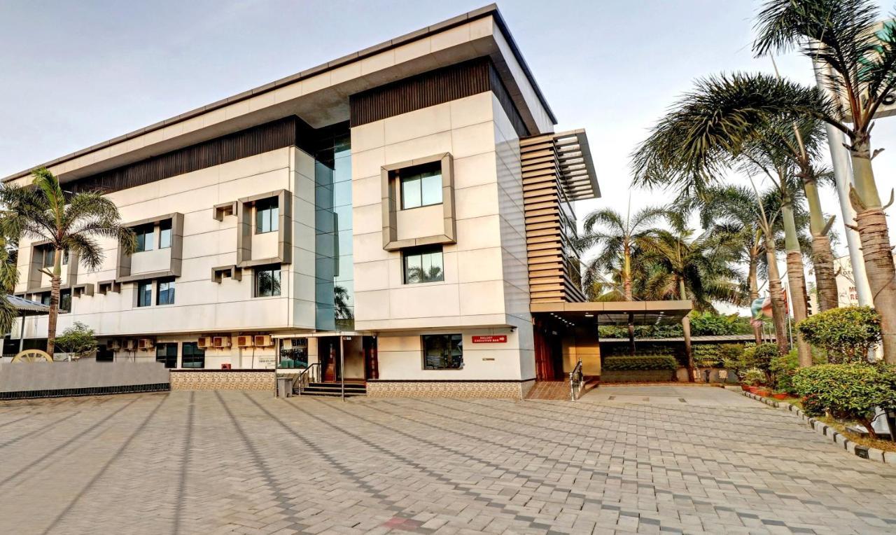 Treebo Symphony Hotels And Resorts Angamally Kizhake Chālakudi Exteriér fotografie