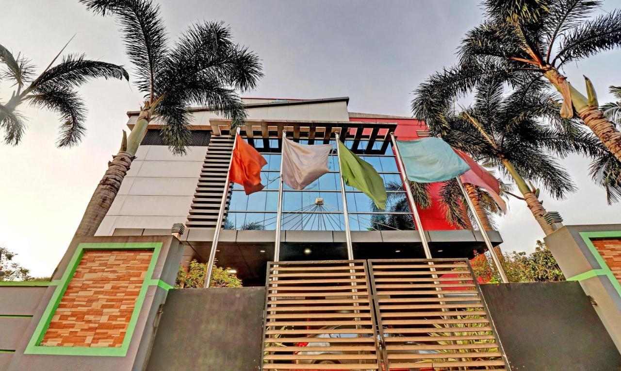Treebo Symphony Hotels And Resorts Angamally Kizhake Chālakudi Exteriér fotografie